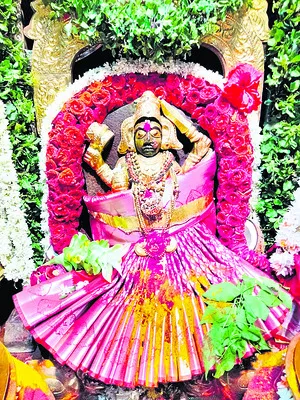 పైడితల్లి పండగకు నేడు పందిరిరాట 