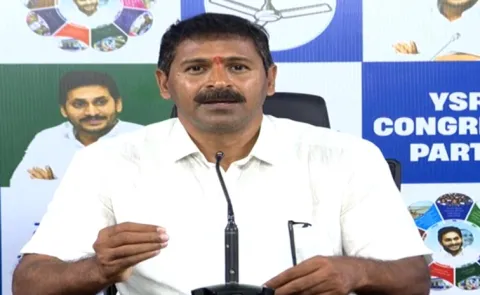 YSRCP Spokesperson Vangaveeti Narendra Takes On Pawan