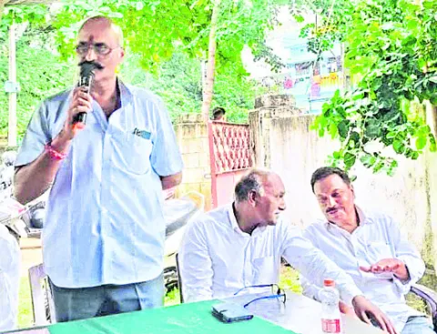 రిటైర్డ్‌ ఉద్యోగులకు అవకాశం కల్పించాలి