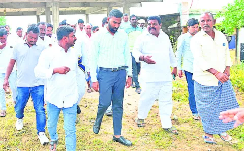 అభివృద్ధి పనులు వేగవంతం చేయాలి