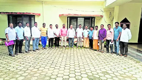 ఆదివాసీ సంస్కృతి ప్రతిబింబించేలా పనులు