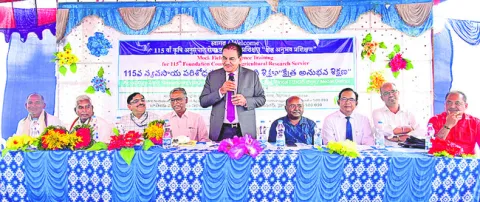 వ్యవసాయాభివృద్ధికి కృషి చేయాలి