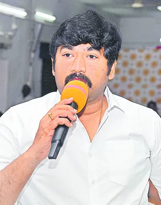 3 వేల పెన్షన్లు కావాలనే కక్షపూరితంగా తీసేశారు:  దర్శి ఎ