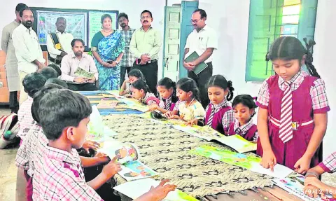 విద్యార్థులకు ఆహ్లాదకరమైన వాతావరణం కల్పించాలి