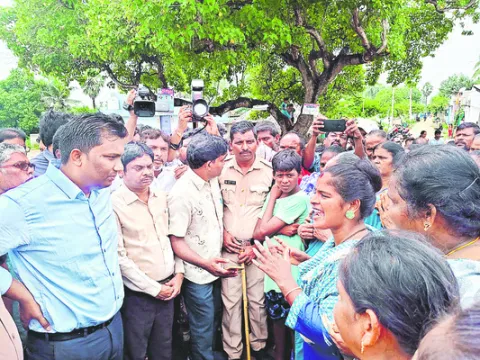 ఉప్పాడ తీర ప్రాంతం పరిశీలన