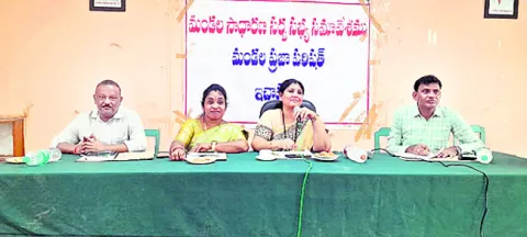 మూడు వేల మెట్రిక్‌ టన్నుల ఎరువులేవీ? 