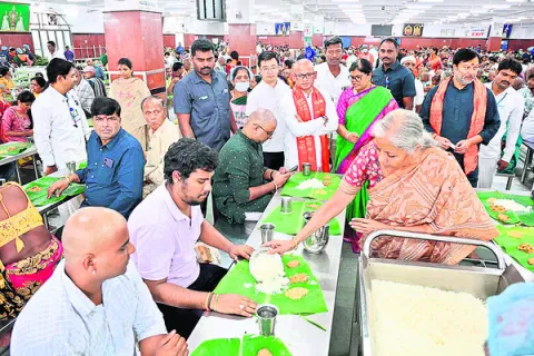  శ్రీవారి సేవకుల సేవలు అమోఘం 