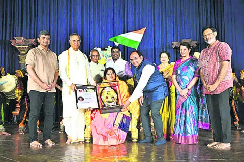 ఘనంగా