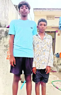 అనాథలైన సోదరులను ఆదుకోరూ! 