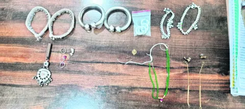 చోరీ కేసులో ఇద్దరు  మహిళా నిందితుల అరెస్టు 
