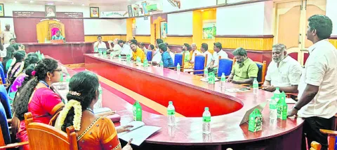 పార్క్‌ స్థలం ఆక్రమణపై కౌన్సిల్‌లో ఫిర్యాదు 