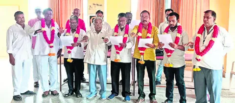 ఆఫీసు సబార్డినేటర్ల సంఘం ఏకగ్రీవం 