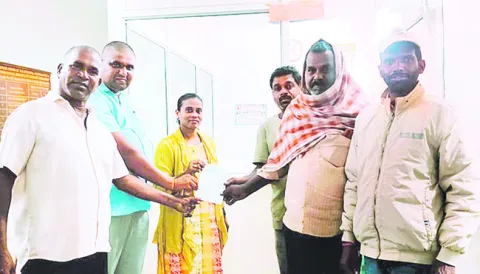 శ్మశానవాటికలో చెట్ల నరికివేత 