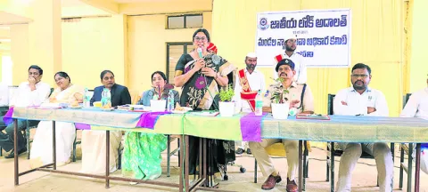 రాజీ పడితేనే మంచిది 