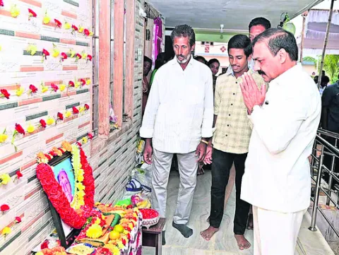 అక్రమ సంపాదనే ఎమ్మెల్యే సోమిరెడ్డి లక్ష్యం 
