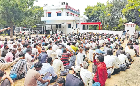 Urea tokens for farmers in Police stations At Telangana
