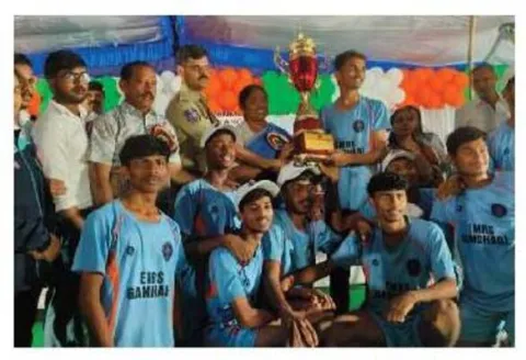 రాష్ట్రస్థాయి పోటీల్లో చాంపియన్‌గా గాంధారి ఈఎంఆర్‌ఎస్‌ 
