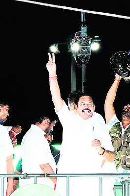 ఢిల్లీకి.. పళణిస్వామి 
