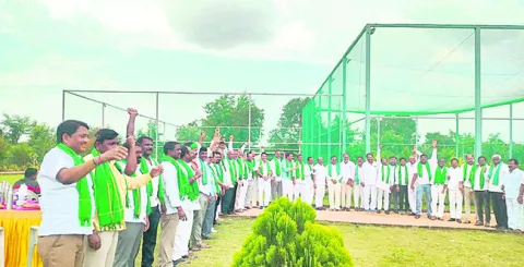 మున్నూరుకాపులు     ఐక్యం కావాలి
