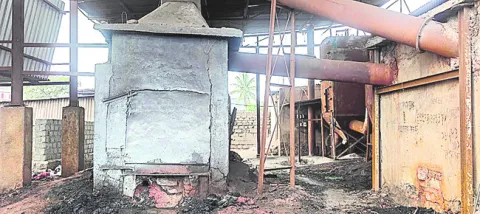 పొగ వెలువడి.. శ్వాస కొరవడి