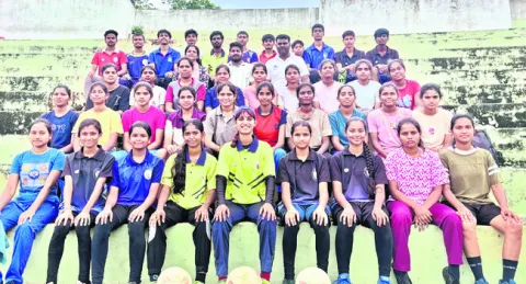 లోక్‌ అదాలత్‌లో  2,597 కేసులు రాజీ 
