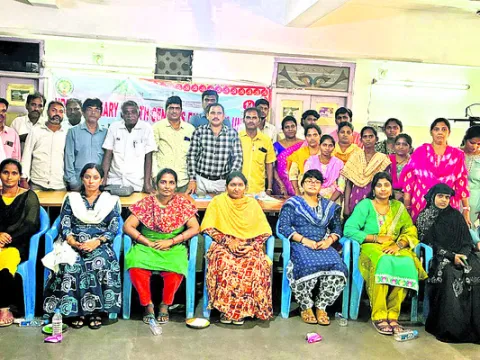 యూపీహెచ్‌సీ ఉద్యోగులకు భద్రత కల్పించాలి 