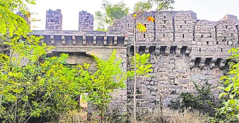 పటిష్ట్టతకు అద్దం రంగంపేట కోట