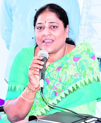 పత్రికా స్వేచ్ఛను హరిస్తున్న రాష్ట్ర ప్రభుత్వం 
