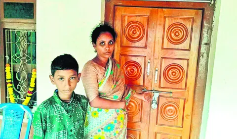 న్యాయం కోసం మహిళ పోరాటం