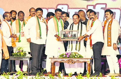 విశాఖ అభివృద్ధికి ప్రాధాన్యం