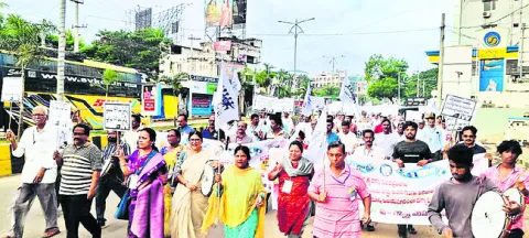 గురజాడ నివాసాన్ని స్మారక కేంద్రంగా తీర్చిదిద్దాలి