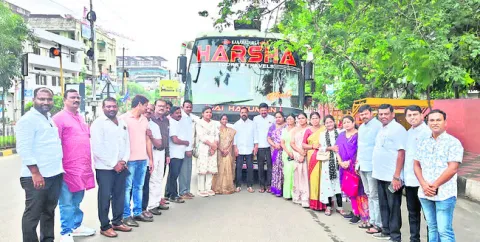 ఎవరేమనుకుంటే మాకేంటి?