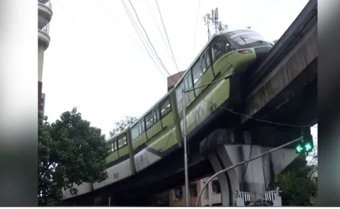 Mumbai Monorail halts mid ride at Wadala