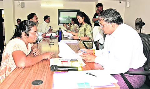 క్షేత్ర స్థాయి పర్యటనతోనేఅర్జీల పరిష్కారం