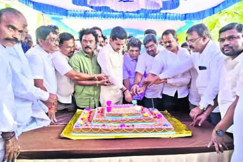 ఘనంగా జన్మదిన వేడుక