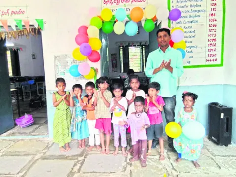 పిల్లలను ప్రభుత్వ పాఠశాలలకే పంపాలి