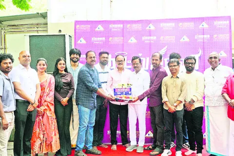 సోషియో ఫాంటసీ చిత్రంగా గాడ్స్‌ జిల్లా