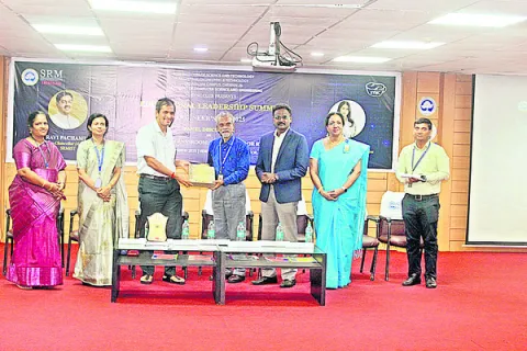 వినూత్న ఆవిష్కరణలపై దృష్టి పెట్టండి 