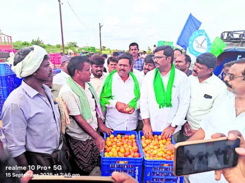 నమ్మించి ముంచడమే బాబు నైజం