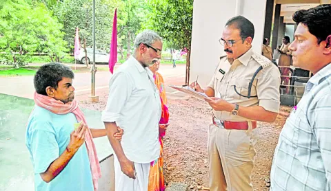బాధితులకు అండగా ఉంటాం ! 