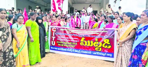 ఐసీడీఎస్‌ను నీరుగార్చేందుకు కుట్ర 