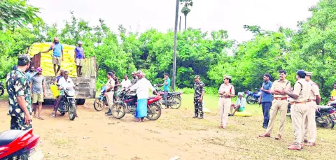 పోలీస్‌ తిప్పలు!