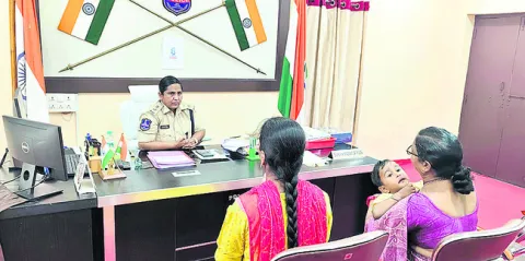 సామాన్యులకు అండగా పోలీసులు