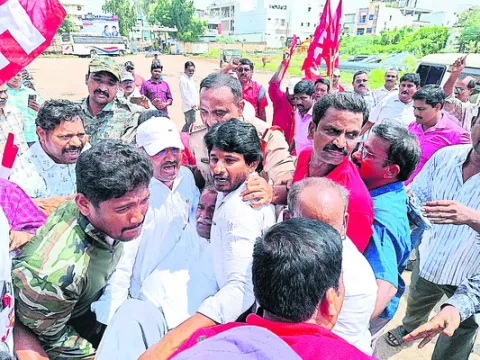 ● ‘పాఠశాలల రక్షణ కోసమే రణభేరి’ 