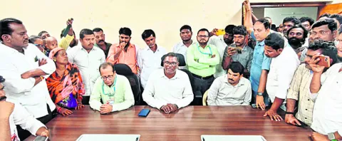 యూసీఐఎల్‌ అధికారుల తీరుపై ఆందోళన