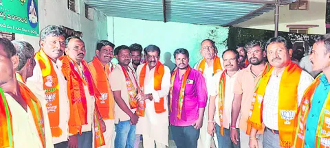 స్థానిక ఎన్నికలకు సిద్ధంగా ఉండాలి