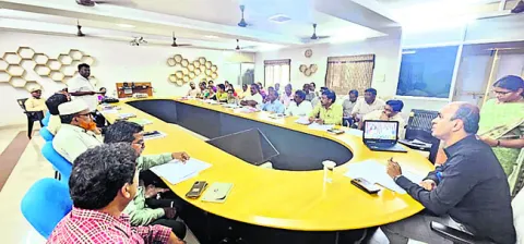 సకాలంలో అభివృద్ధి పనులు పూర్తి 