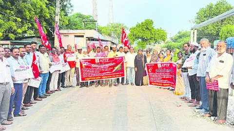 పీఆర్సీ కమిషన్‌ వేయకపోవడం మోసగించటమే 