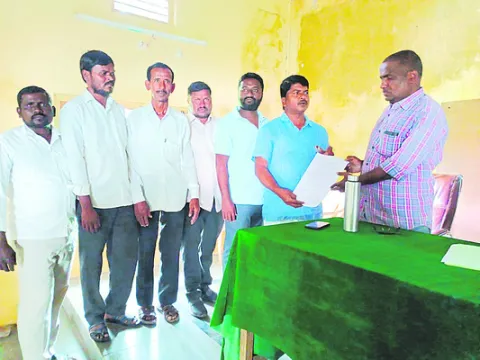 తాగునీటి సమస్య పరిష్కరించండి 