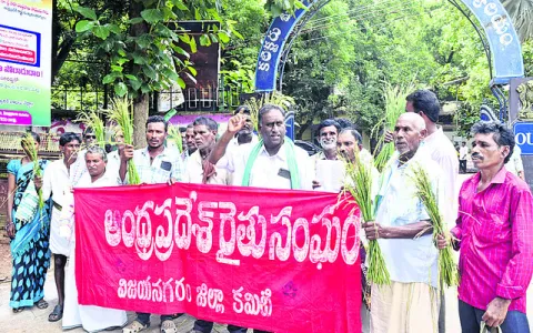 ● మోసం చేశారు.. ఆదుకోండి 
